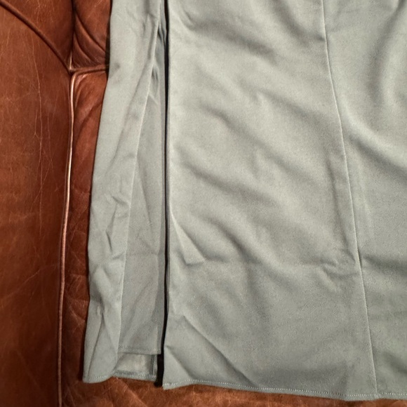 Show me your Mumu brand new with. Tags Eden midi dress in dusty sage stretch - Picture 9 of 10